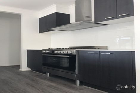 Property photo of 16 Bewick Way Werribee VIC 3030