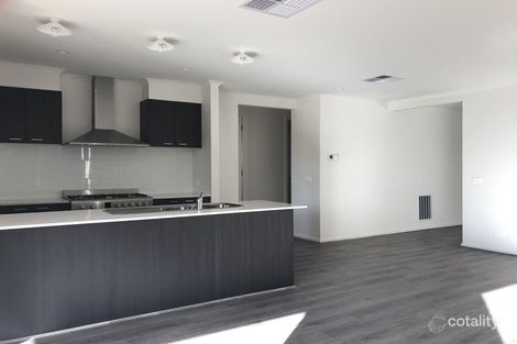 Property photo of 16 Bewick Way Werribee VIC 3030