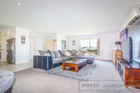 Property photo of 2 Mannall Close Rutherford NSW 2320