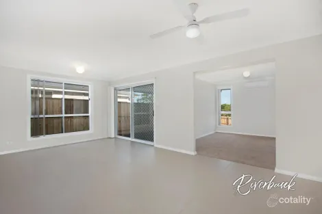 Property photo of 25 Asimus Circuit Elderslie NSW 2570