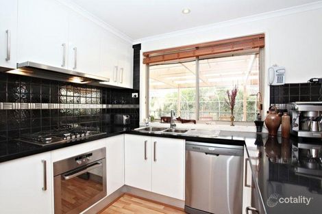 Property photo of 2 Insignia Crescent Berwick VIC 3806