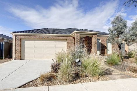 67 Kinglake Dr, Manor Lakes, VIC 3024