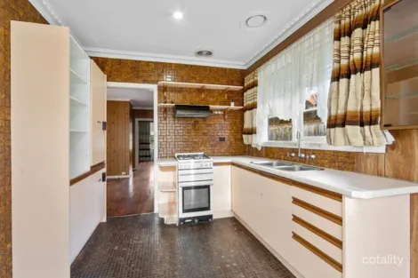 Property photo of 46 Blendon Avenue St Albans VIC 3021