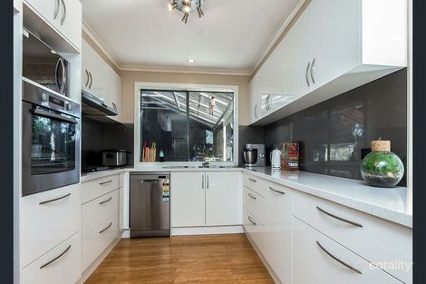 Property photo of 18 Kyeema Avenue Highton VIC 3216