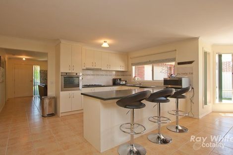 Property photo of 4 Howqua Place Pakenham VIC 3810