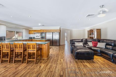 Property photo of 8 Adelong Close Rutherford NSW 2320