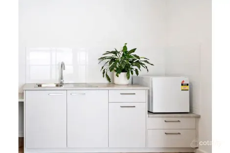 Property photo of 33 Peppercorn Parade Epping VIC 3076