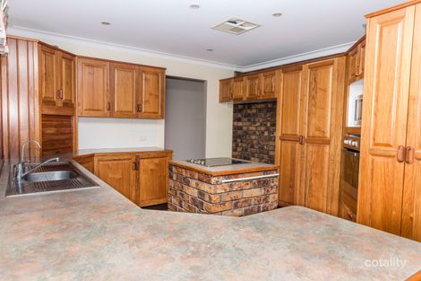 Property photo of 2 Shepherd Grove Emerald QLD 4720