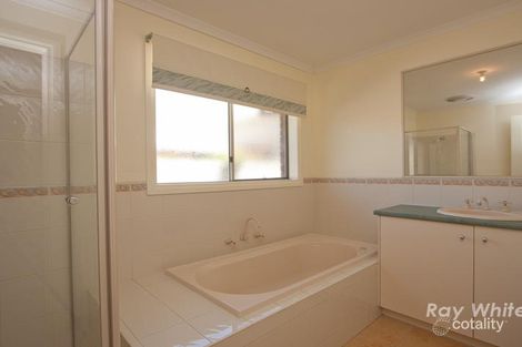 Property photo of 4 Howqua Place Pakenham VIC 3810