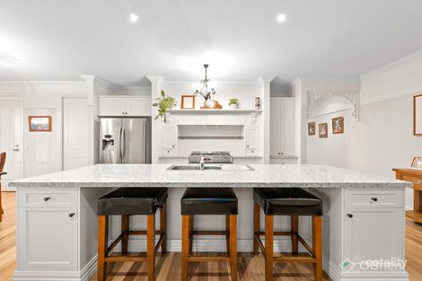 Property photo of 11 Mineral Court Drouin VIC 3818