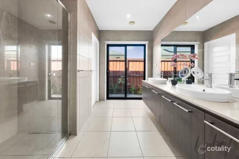 Property photo of 33 Icarus Drive Kalkallo VIC 3064