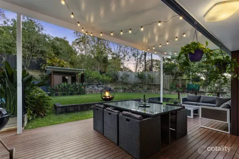 Property photo of 5 Yathong Court Arana Hills QLD 4054
