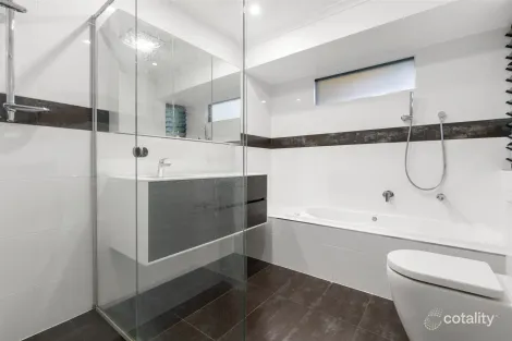 Property photo of 5 Yathong Court Arana Hills QLD 4054