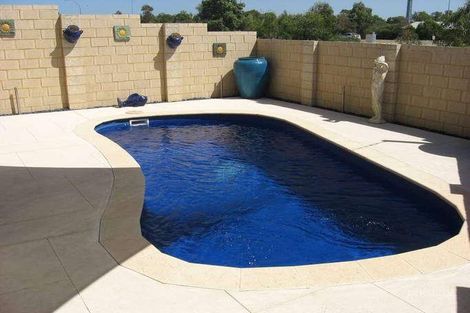 44 Cleveland Ct, Marangaroo, WA 6064