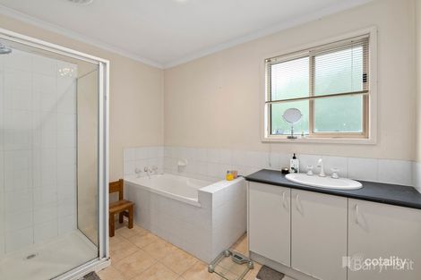 Property photo of 29/12 Grant Close Berwick VIC 3806