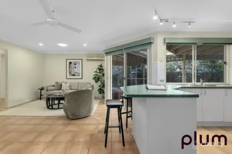 Property photo of 3 Summerfield Place Kenmore QLD 4069
