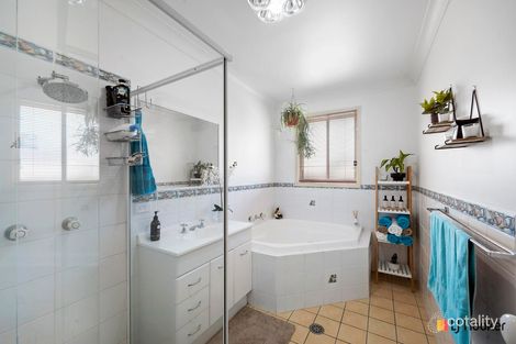 Property photo of 2 Bunduluk Crescent Ngunnawal ACT 2913