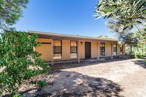 24 Weeroona Dr, Milang, SA 5256