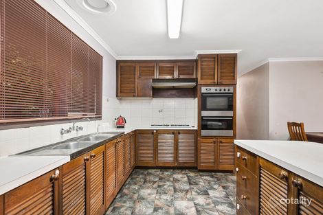 Property photo of 11 Robert Molyneux Avenue Endeavour Hills VIC 3802