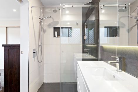 Property photo of 11 Lynagh Court Arana Hills QLD 4054