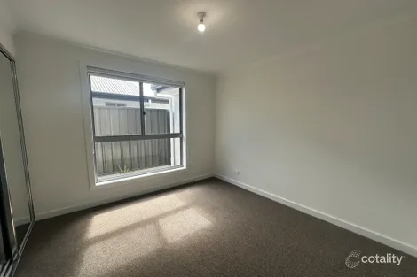 Property photo of 27 Knight Court Munno Para Downs SA 5115