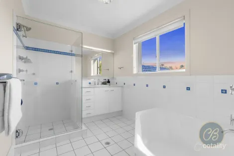 Property photo of 49 Halleys Crescent Bridgeman Downs QLD 4035