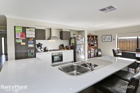 Property photo of 19 Tannin Way Waurn Ponds VIC 3216