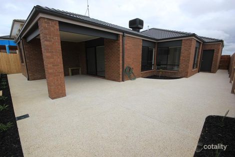 Property photo of 19 Tannin Way Waurn Ponds VIC 3216