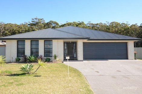 2 Threadfin Ct, Old Bar, NSW 2430