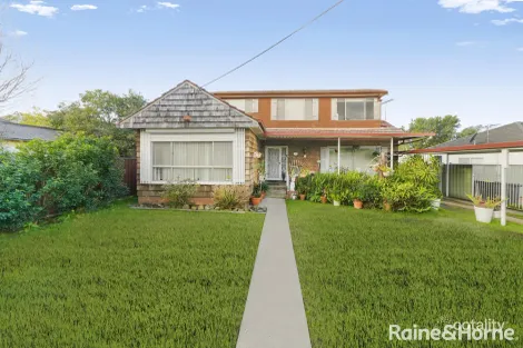 Property photo of 2 Alexander Crescent Macquarie Fields NSW 2564