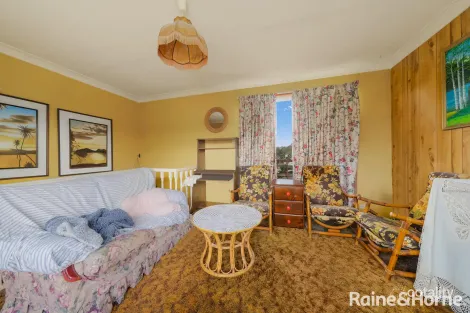 Property photo of 2 Alexander Crescent Macquarie Fields NSW 2564