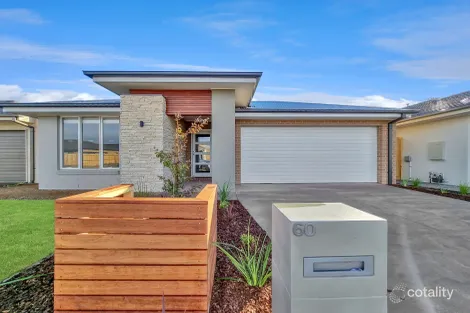 60 Whitfords Dr, Armstrong Creek, VIC 3217