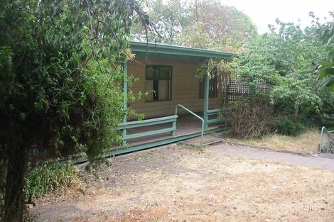 Property photo of 77 Lyall Road Berwick VIC 3806