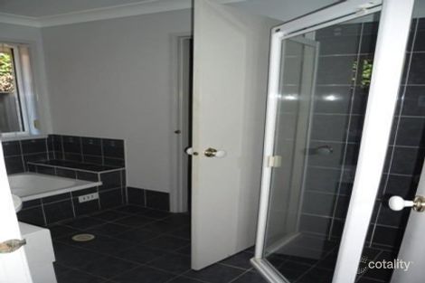 Property photo of 10 Dwyer Place St Helens Park NSW 2560