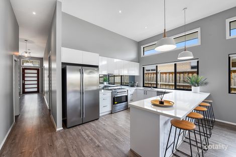 Property photo of 46 Barley Crescent Clyde North VIC 3978