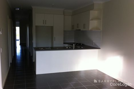 Property photo of 2/33 Red Robin Road Truganina VIC 3029