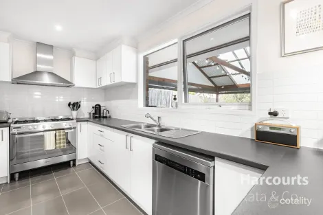Property photo of 28 Pentland Drive Epping VIC 3076