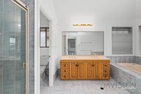 Property photo of 68 Bosun Parade Ashmore QLD 4214