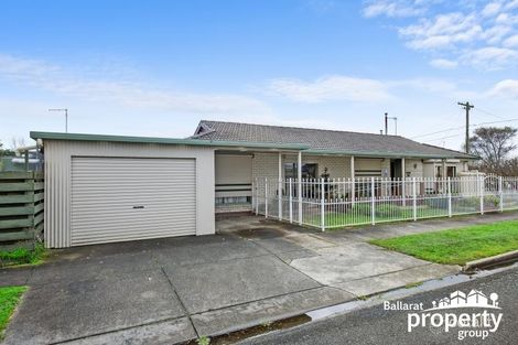 27 Margaret St, Wendouree, VIC 3355