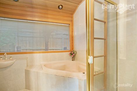Property photo of 11 Glenbrae Court Berwick VIC 3806