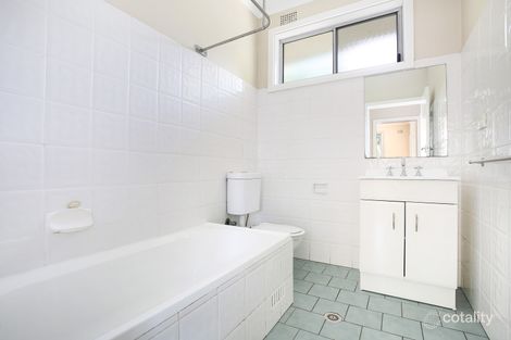 Property photo of 2/13 Buckle Crescent West Wollongong NSW 2500