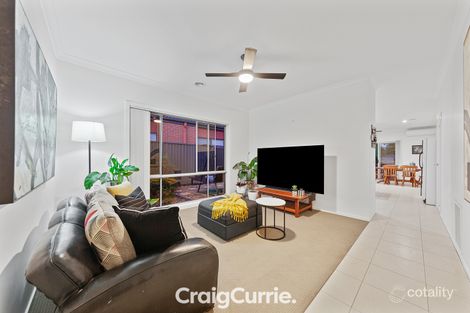 Property photo of 35 Edgeware Close Pakenham VIC 3810