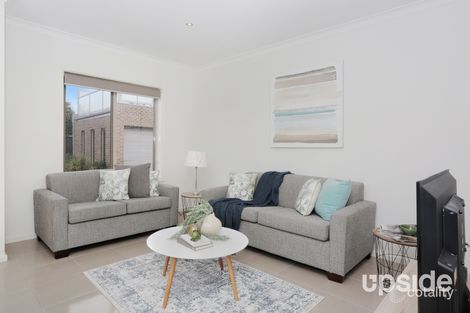 Property photo of 22/1 Hyde Park Avenue Craigieburn VIC 3064