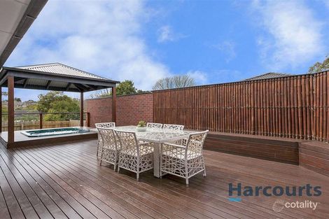 Property photo of 14 Holmes Road Mooroolbark VIC 3138