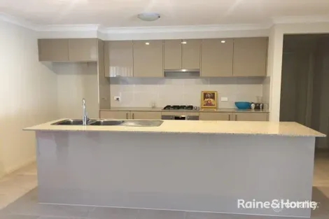 Property photo of 14 Tanga Road Edmondson Park NSW 2174