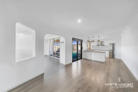 Property photo of 34 Chris Court Hillside VIC 3037