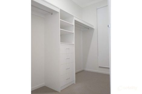 Property photo of 81 Karawarra Circuit Cranbourne North VIC 3977