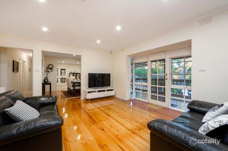 Property photo of 31 Mannering Drive Glen Waverley VIC 3150