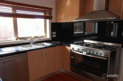 Property photo of 2/2 Simpson Drive Mount Waverley VIC 3149