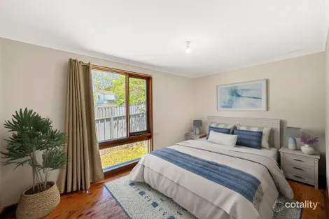 Property photo of 6 Mianga Crescent Unanderra NSW 2526